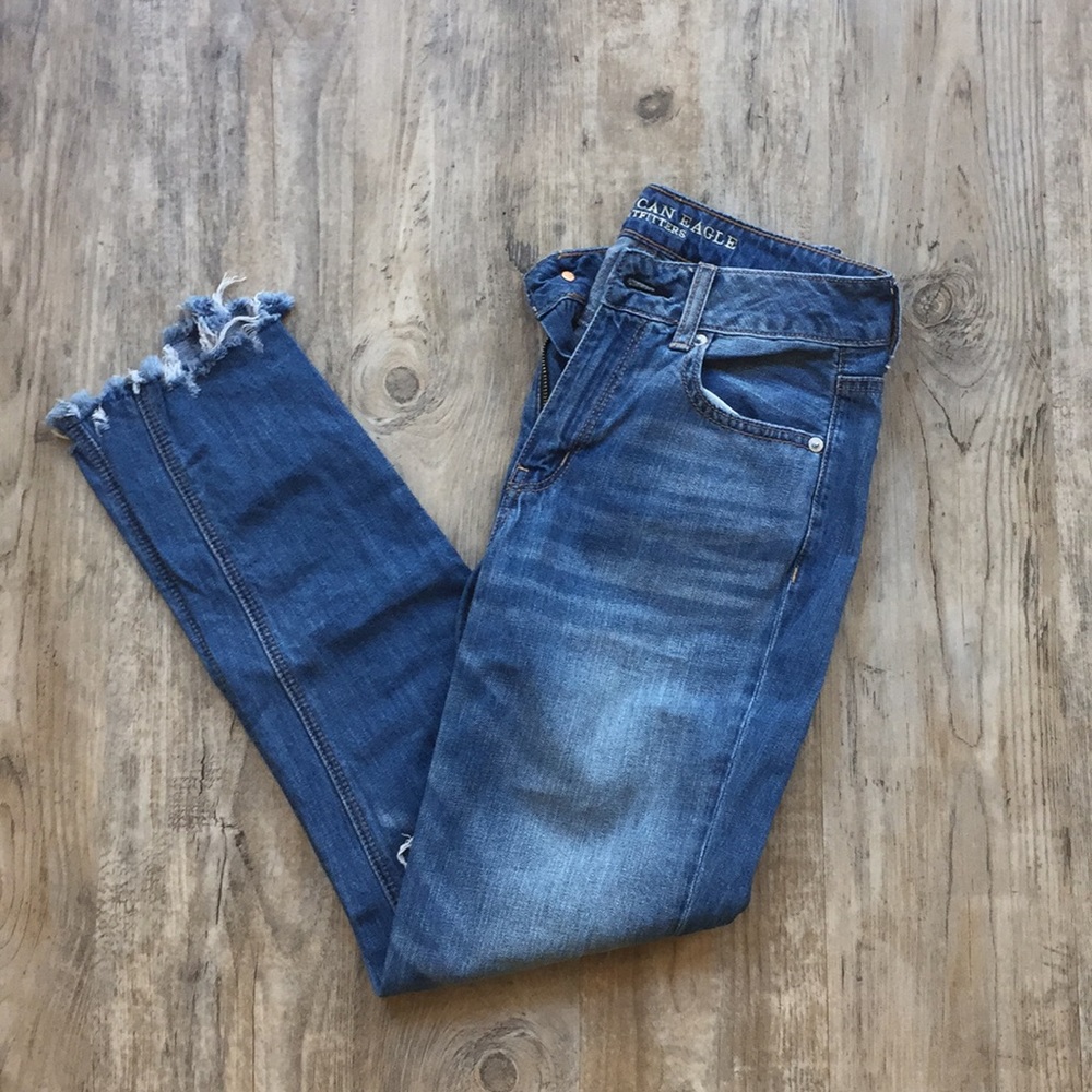 American Eagle High-Waisted Tomgirl Jean